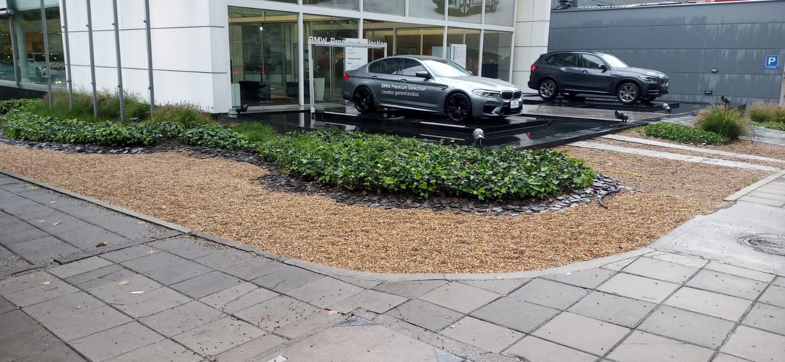 Jardinería corporativa en Autogermana BMW